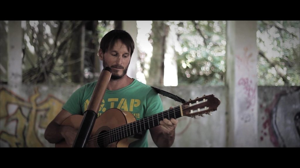 Guitare didgeridoo