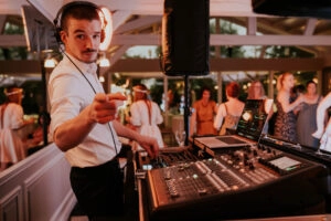 dj animation coktail vin d 'honneur pour des mariages en hauts de france et aussi des soirées pour les entreprises