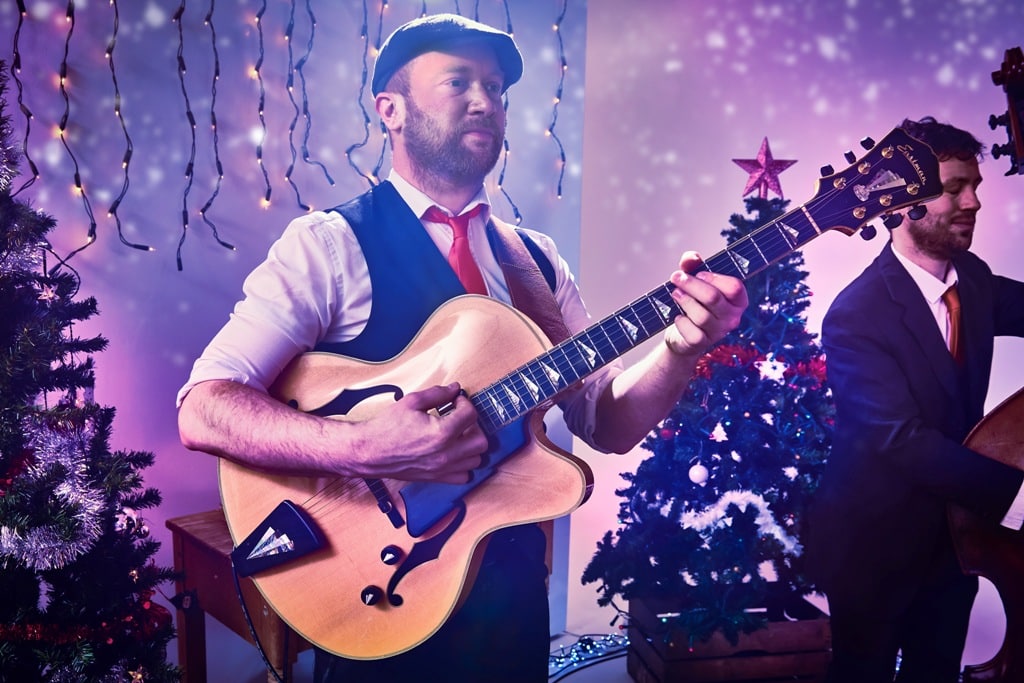 guitariste-animation-Noël-Lille-Nord-JLB-Prod