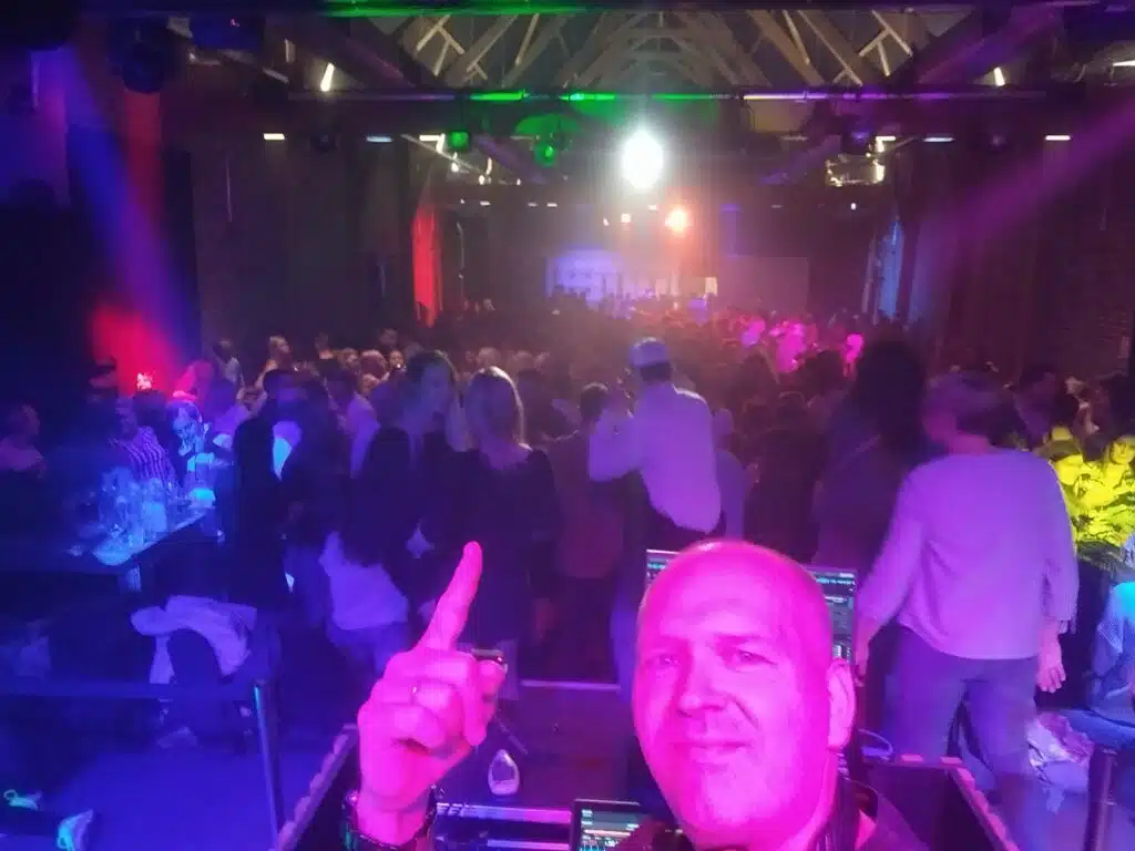 Ambiance festive avec DJ généraliste sur Lille