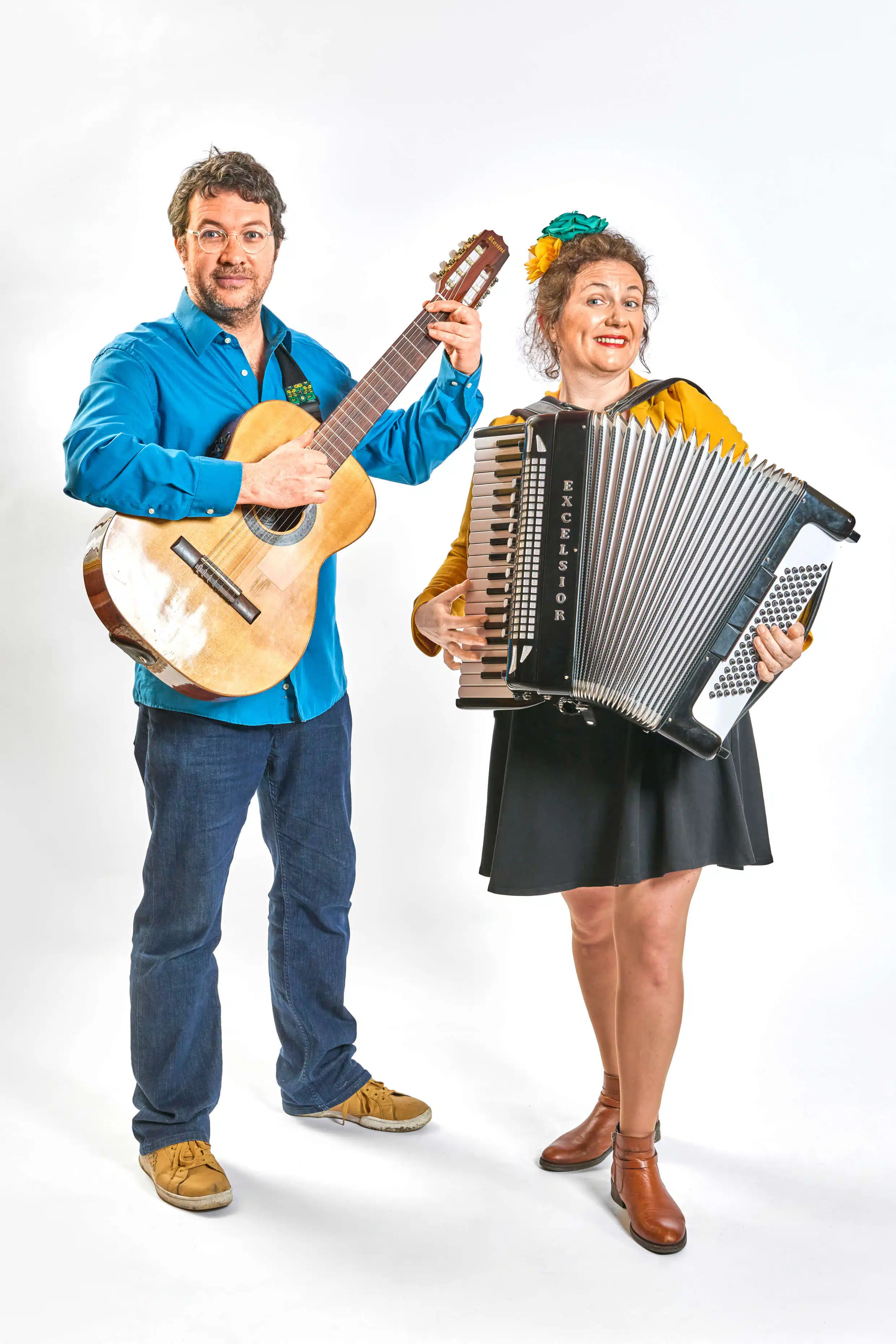 Réservez un Voyage Musical Clémence et Yannis en Concert duo de musique latine dans les hauts de france