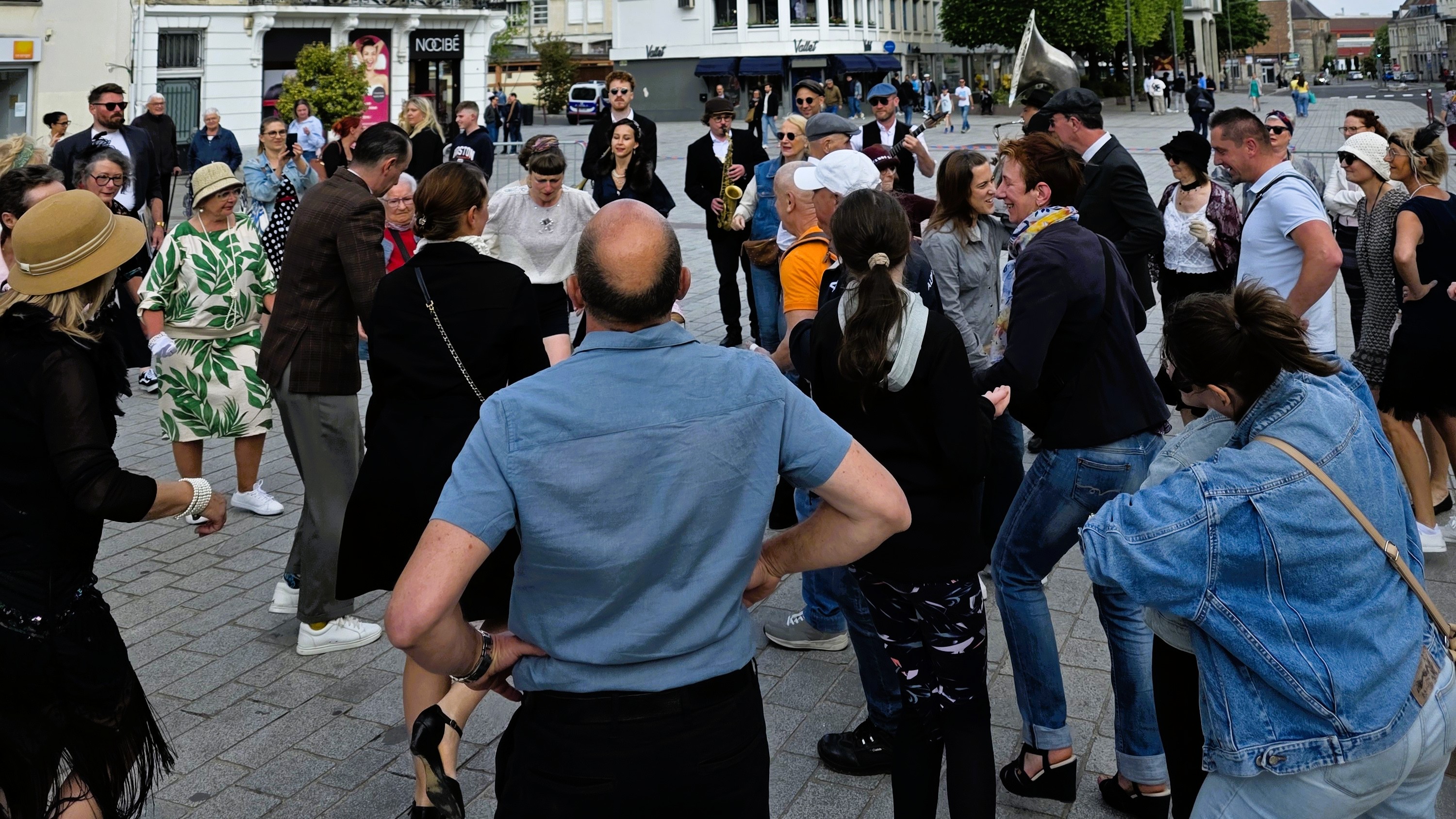 Fanfare jazz itinérante – musique live en plein air