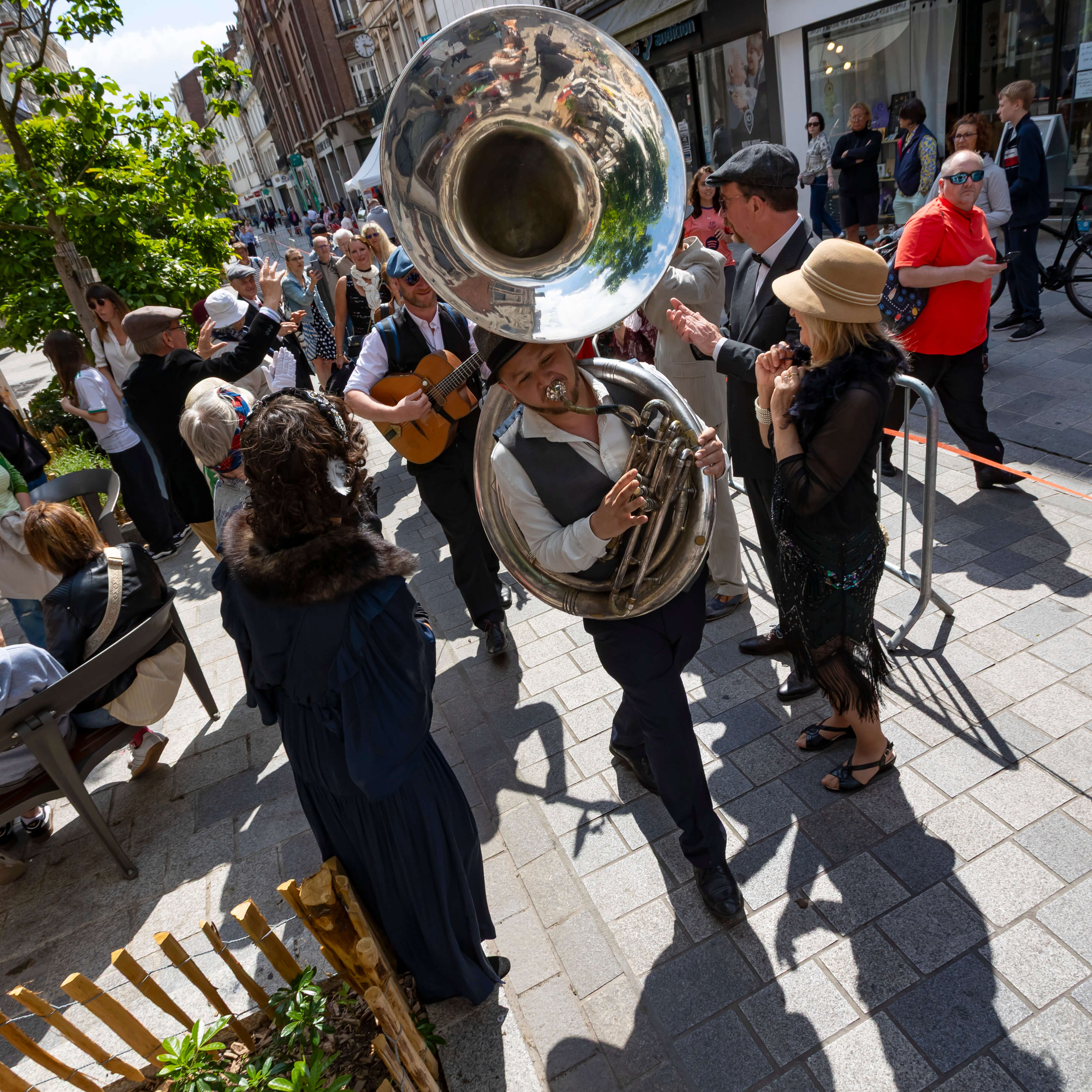 Fanfare jazz animation de rue – ambiance festive et dansante