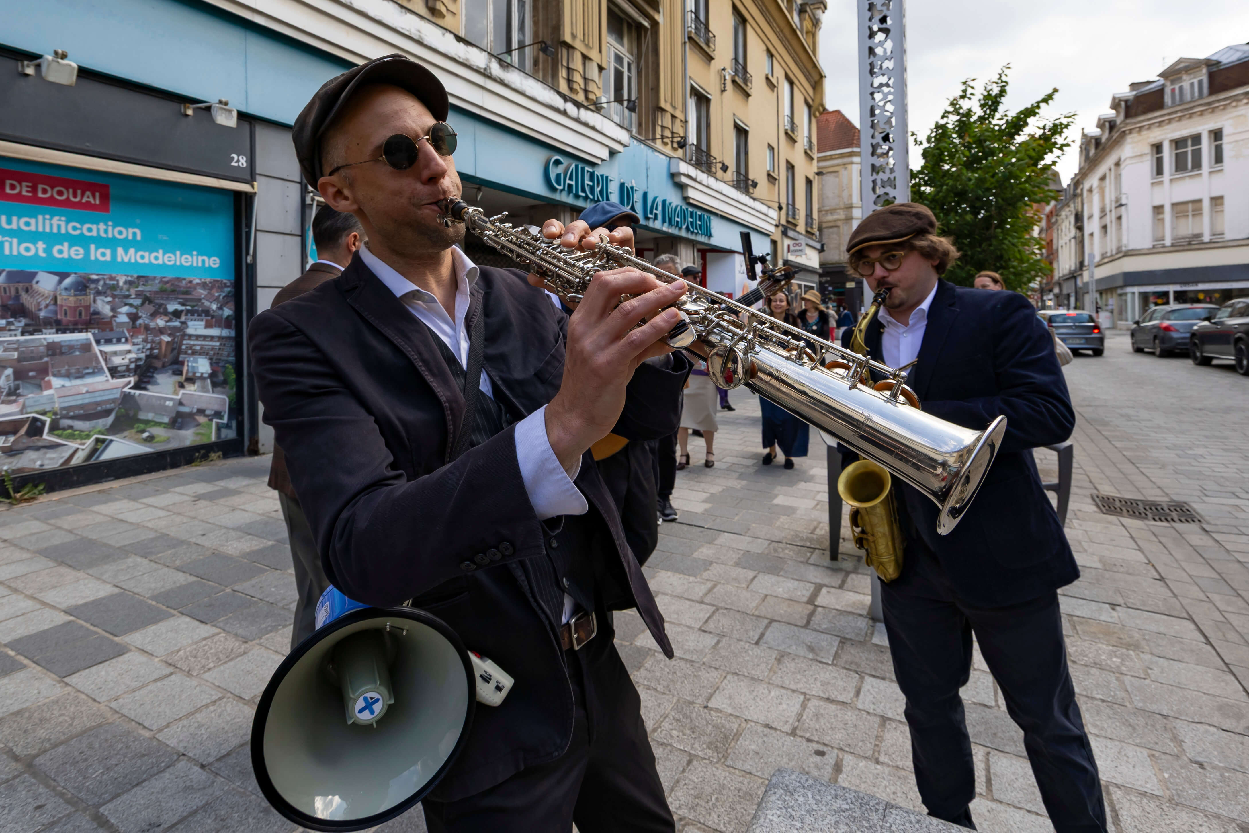 Fanfare déambulation urbaine – spectacle musical mobile