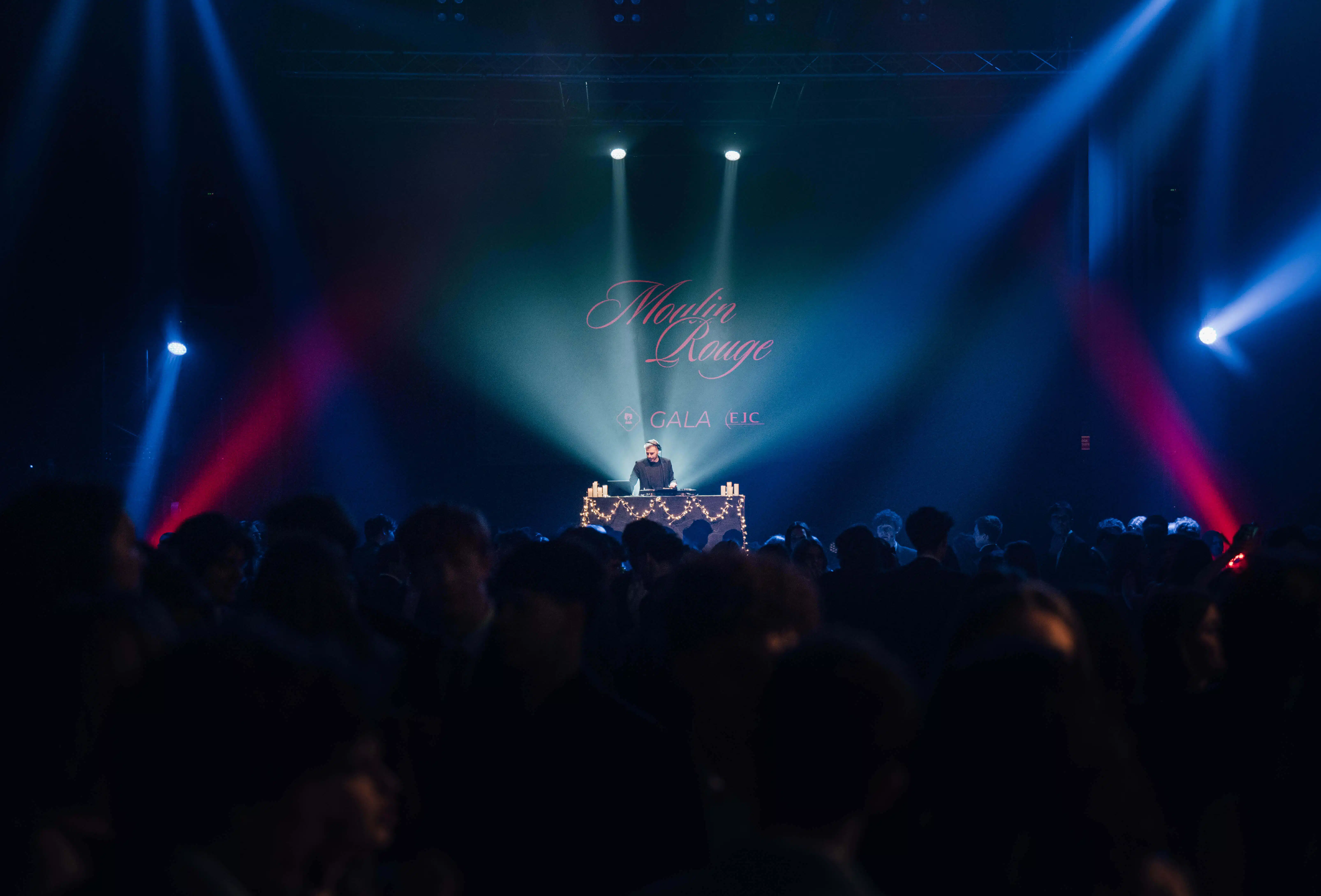 Un DJ Professionnel à l'Écoute de Vos Envies