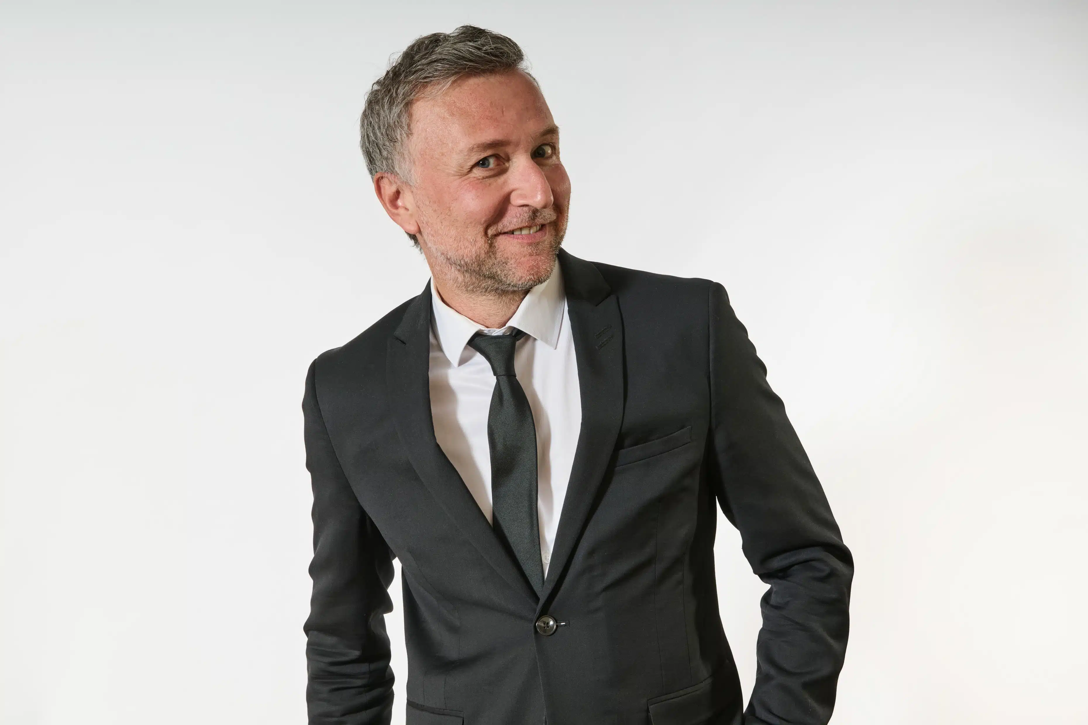 Ambiance jazz swing raffinée avec chanteur crooner