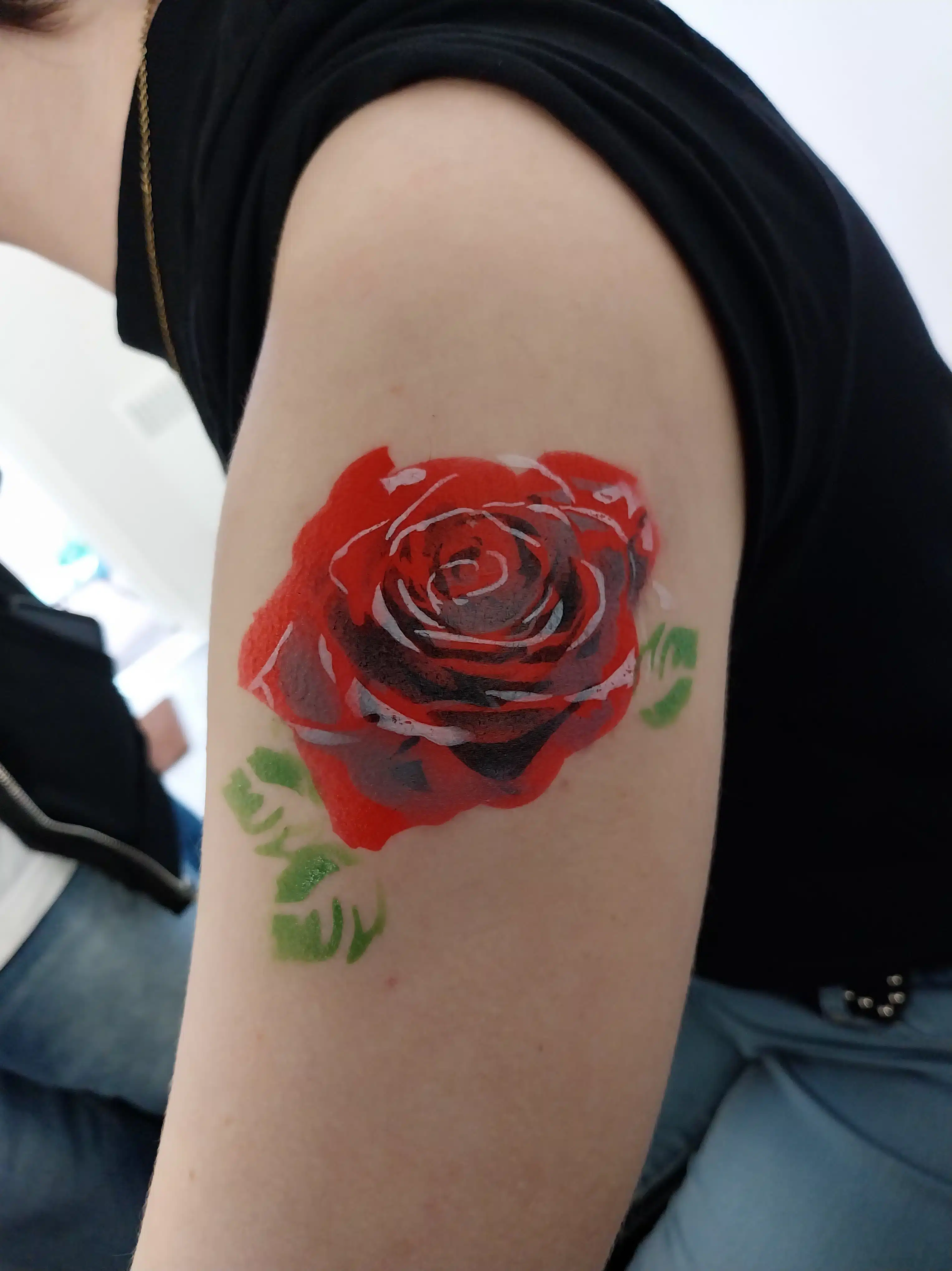 Idée d’animation tatouages temporaires à l’aérographe pour vos événements