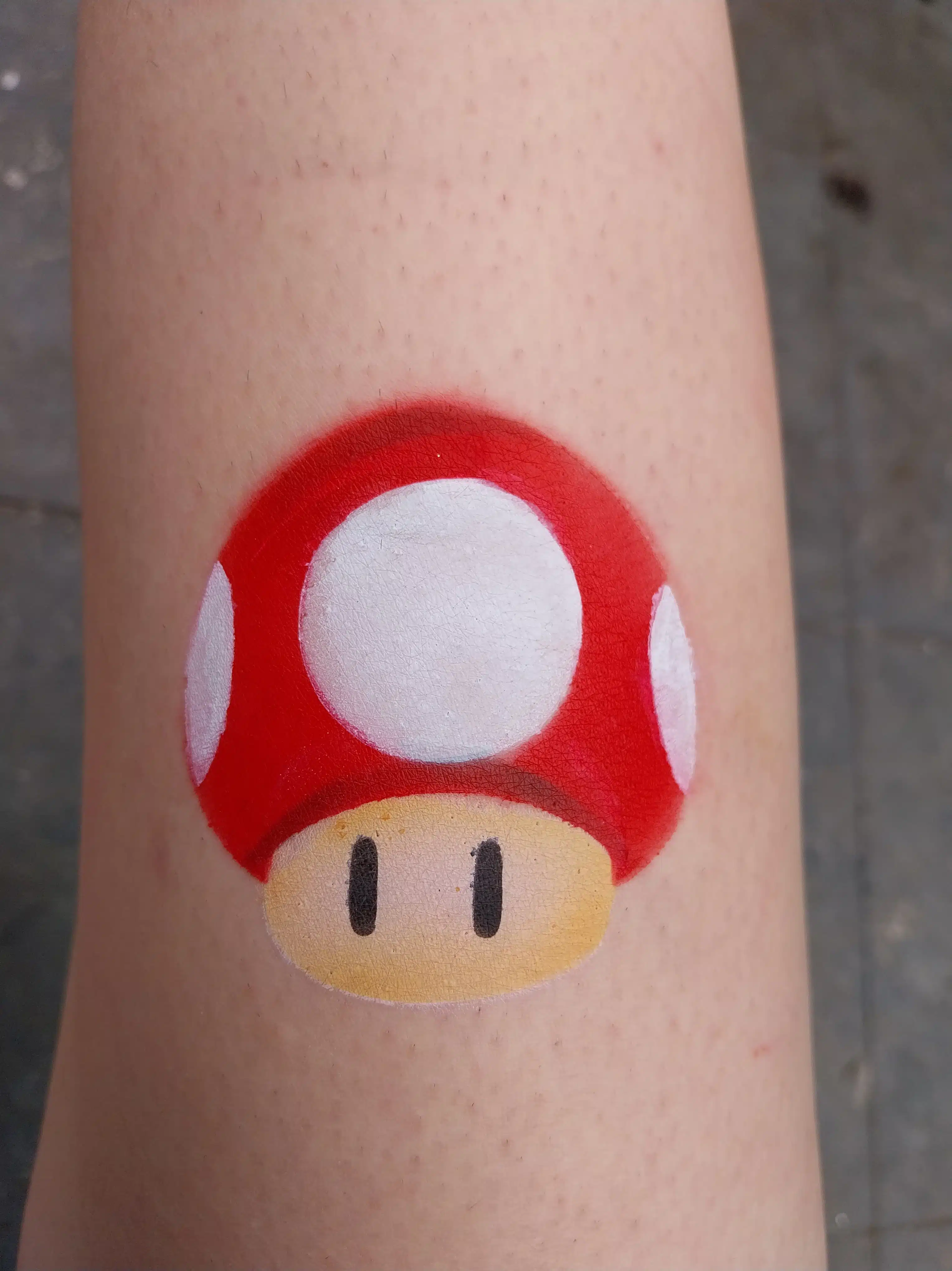 Tatouages temporaires avec encre certifiée et palettes professionnelles