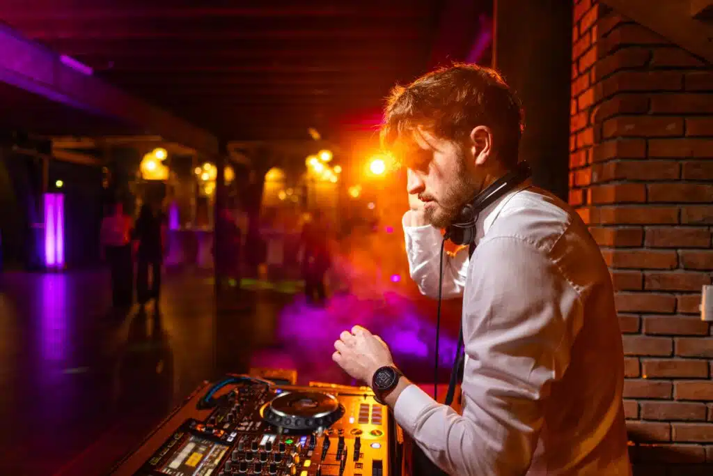 DJ professionnel pour événements privés et d’entreprise à Lille DJ professionnel pour événements privés et d’entreprise à Lille