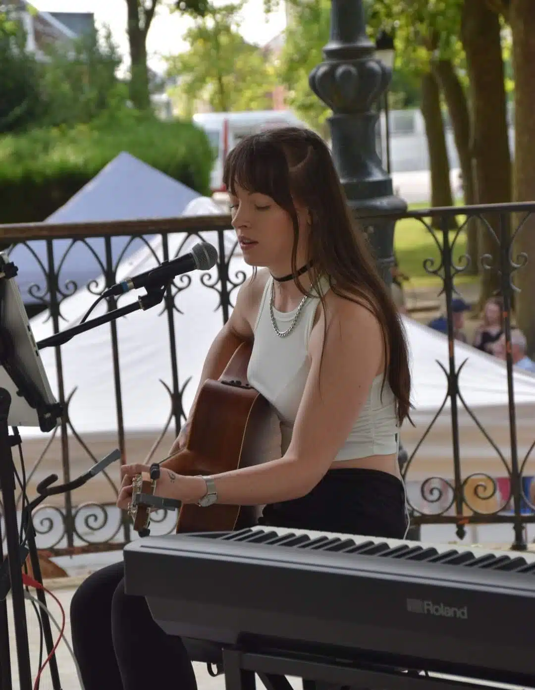 L’émotion d’un chant live pour l’entrée des mariés