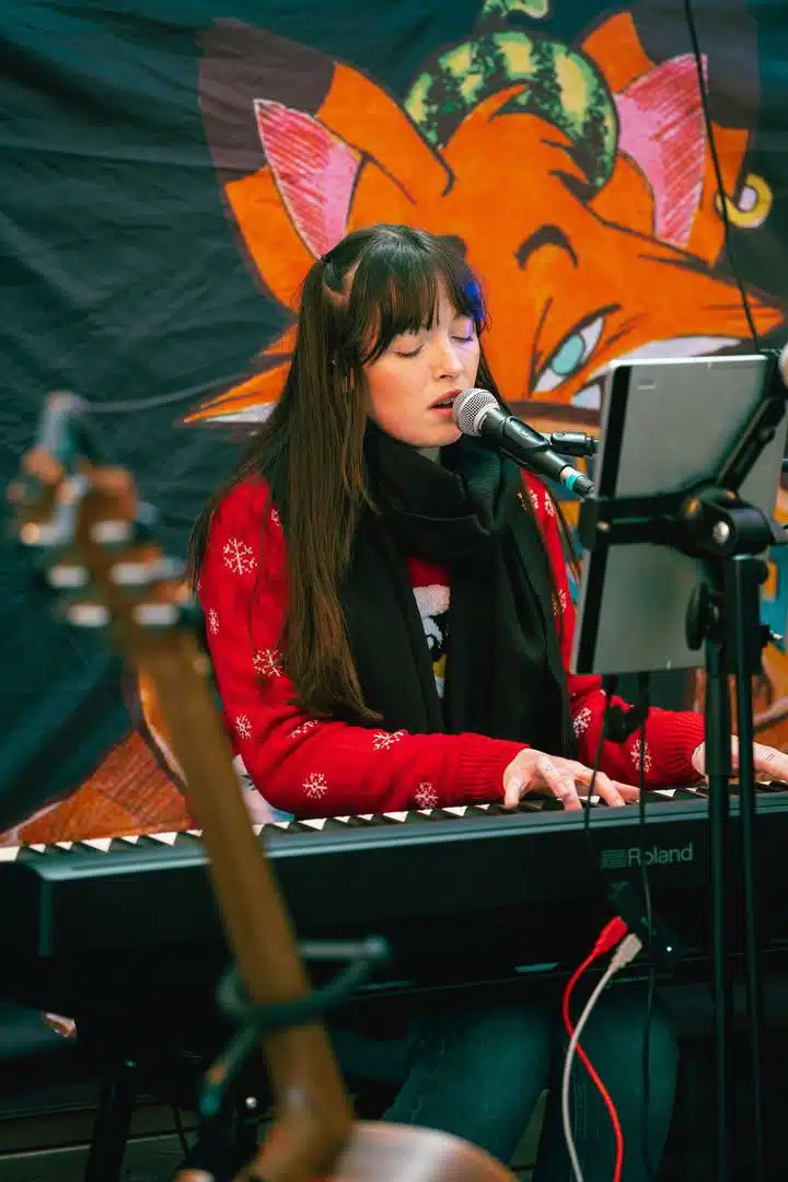 Un moment suspendu au son du piano et de la voix