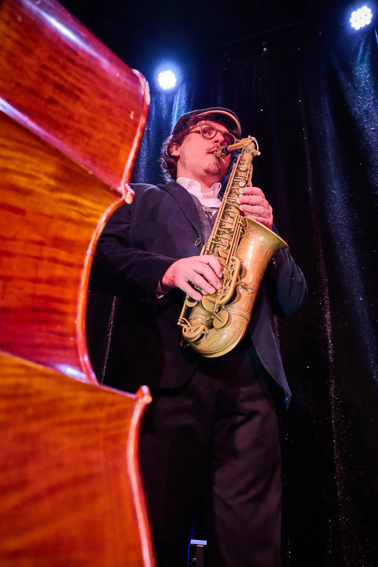 Sax jazz animation