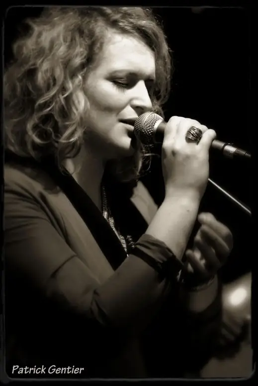 aPoDjé-Pauline-chanteuse