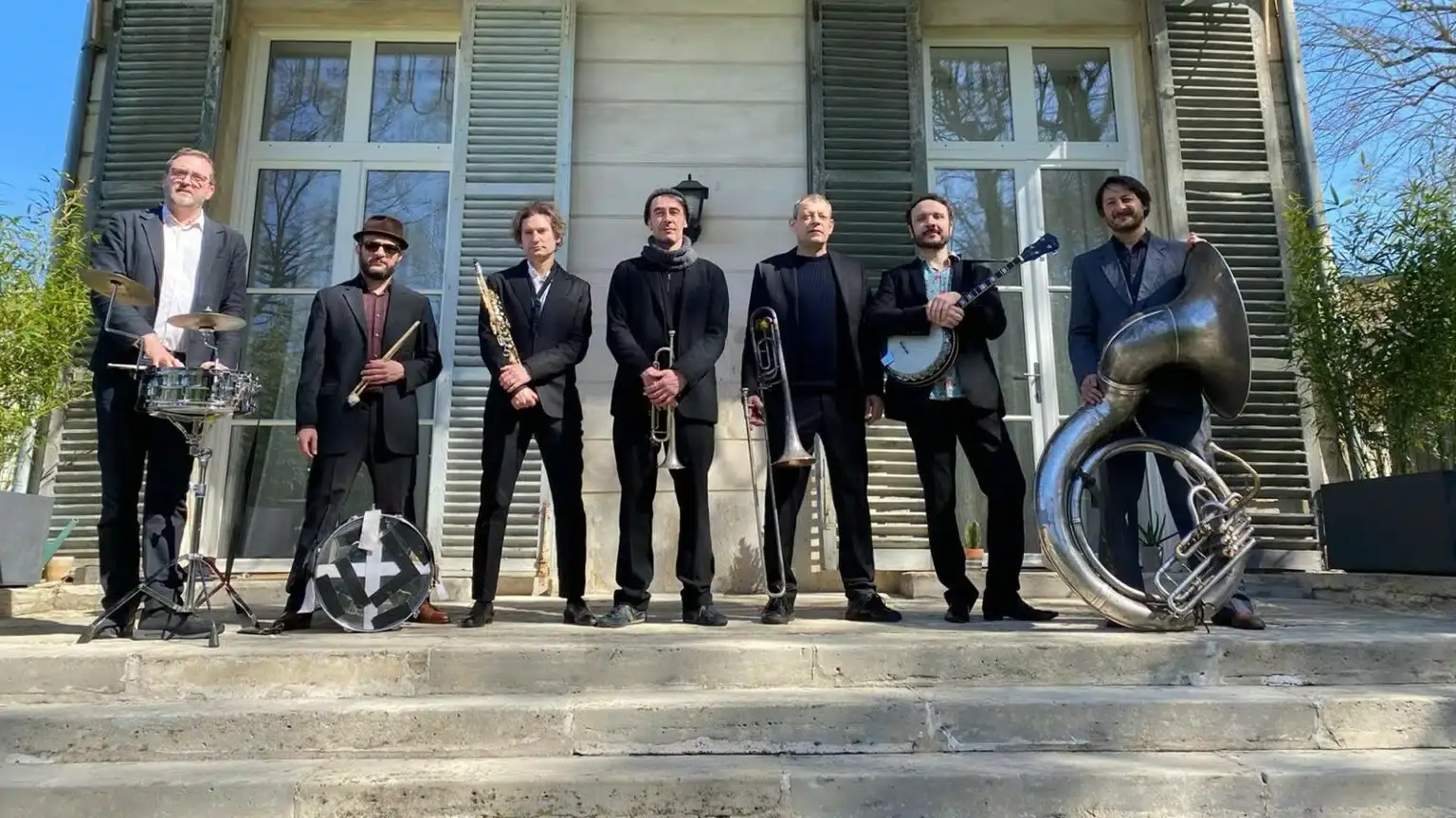 fanfare-tropicale-Paris-deambulation-animation-1536x864.jpg