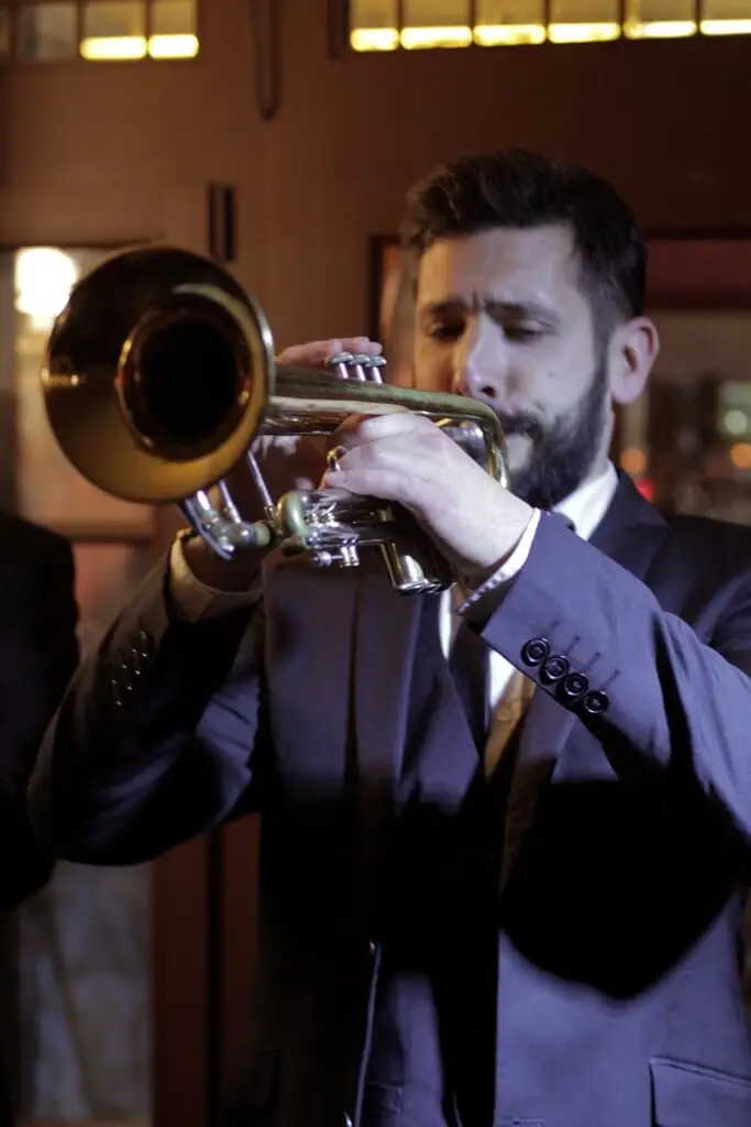trompettiste-fanfare-new-orleans-paris.jpg