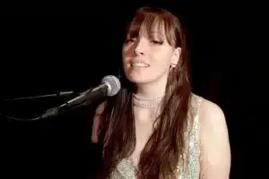 Chanteuse-pop-rock-lille-300x200.jpg