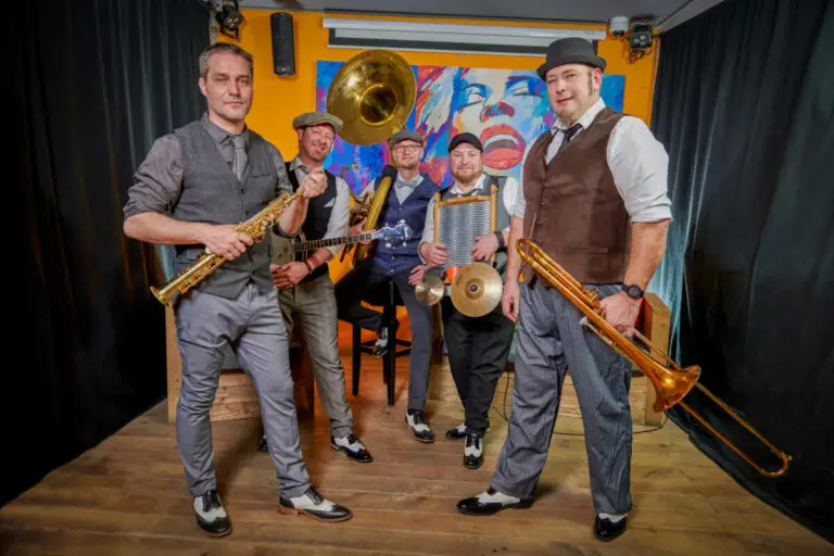 The Pop-Rock Stompers La fanfare qui fera vibrer votre soirée