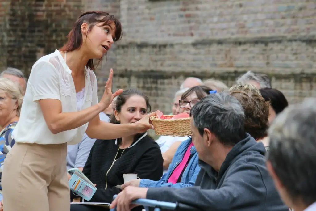 Spectacle de contorsion et équilibre