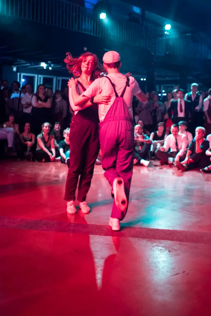 Danseurs swing en démonstration à Lille
