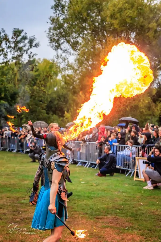 Performance de cracheuse de feu